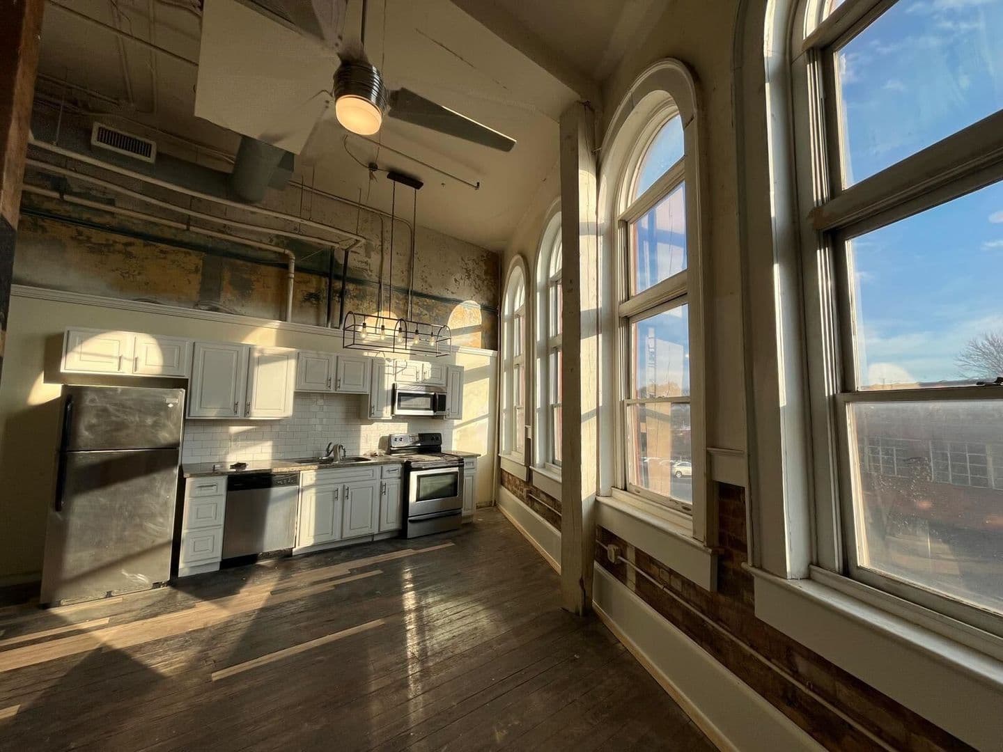 Athens Apartment: 580 E Broad St
