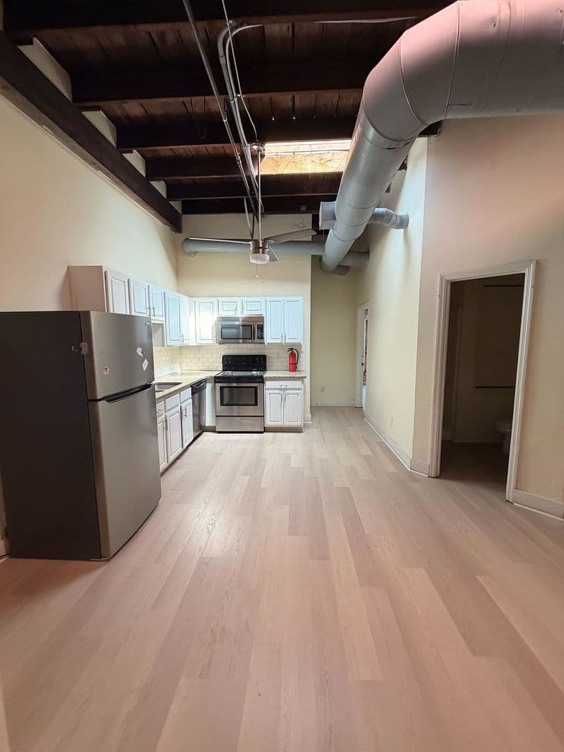 Athens Apartment: 580 E Broad St