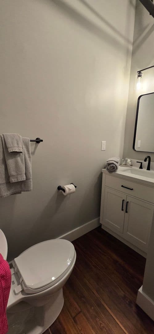 Athens Apartment: 580 E Broad St