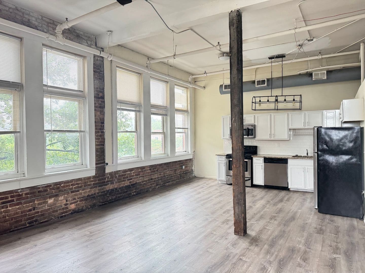 Athens Apartment: 580 E Broad St