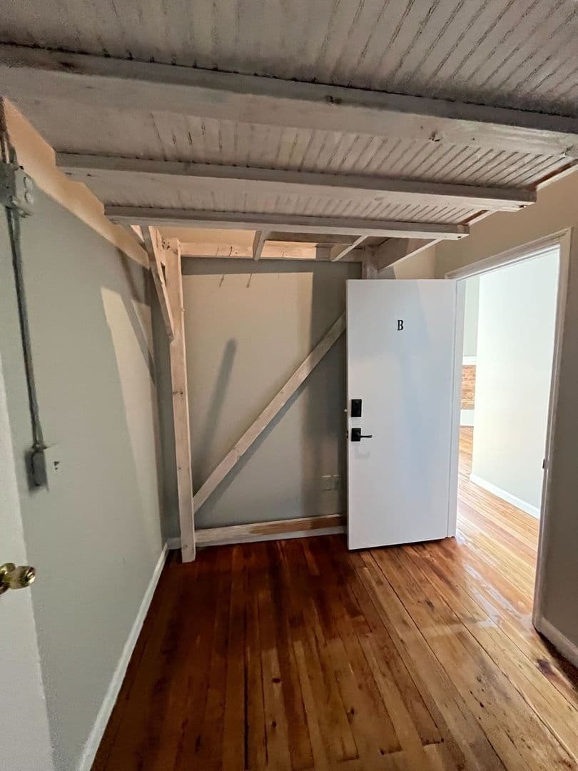 Athens Apartment: 580 E Broad St
