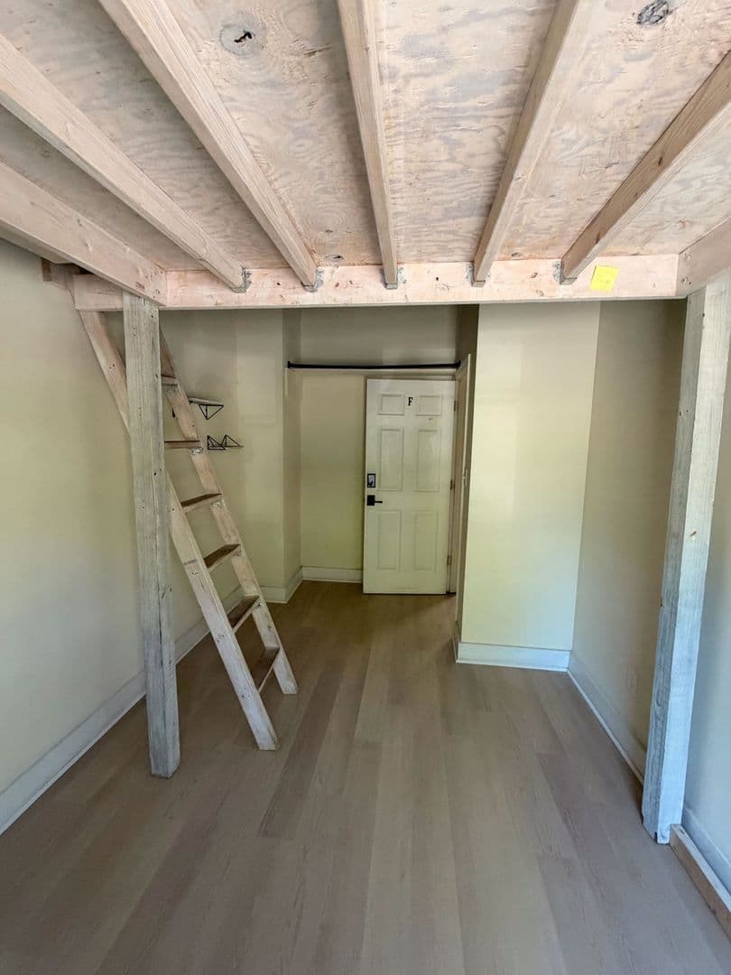 Athens Apartment: 580 E Broad St