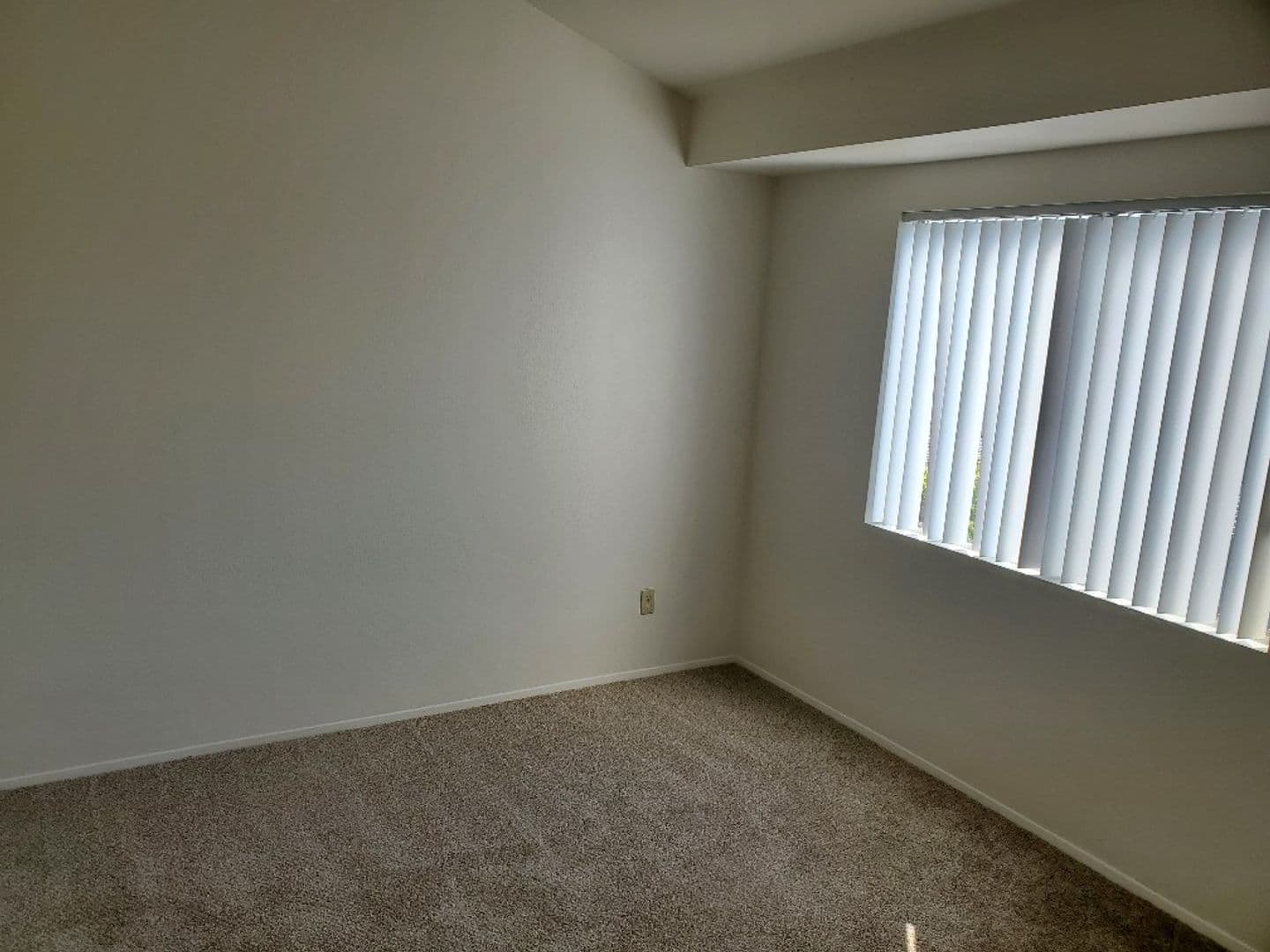 Spring Valley Townhome: 2208 Kings View Circle