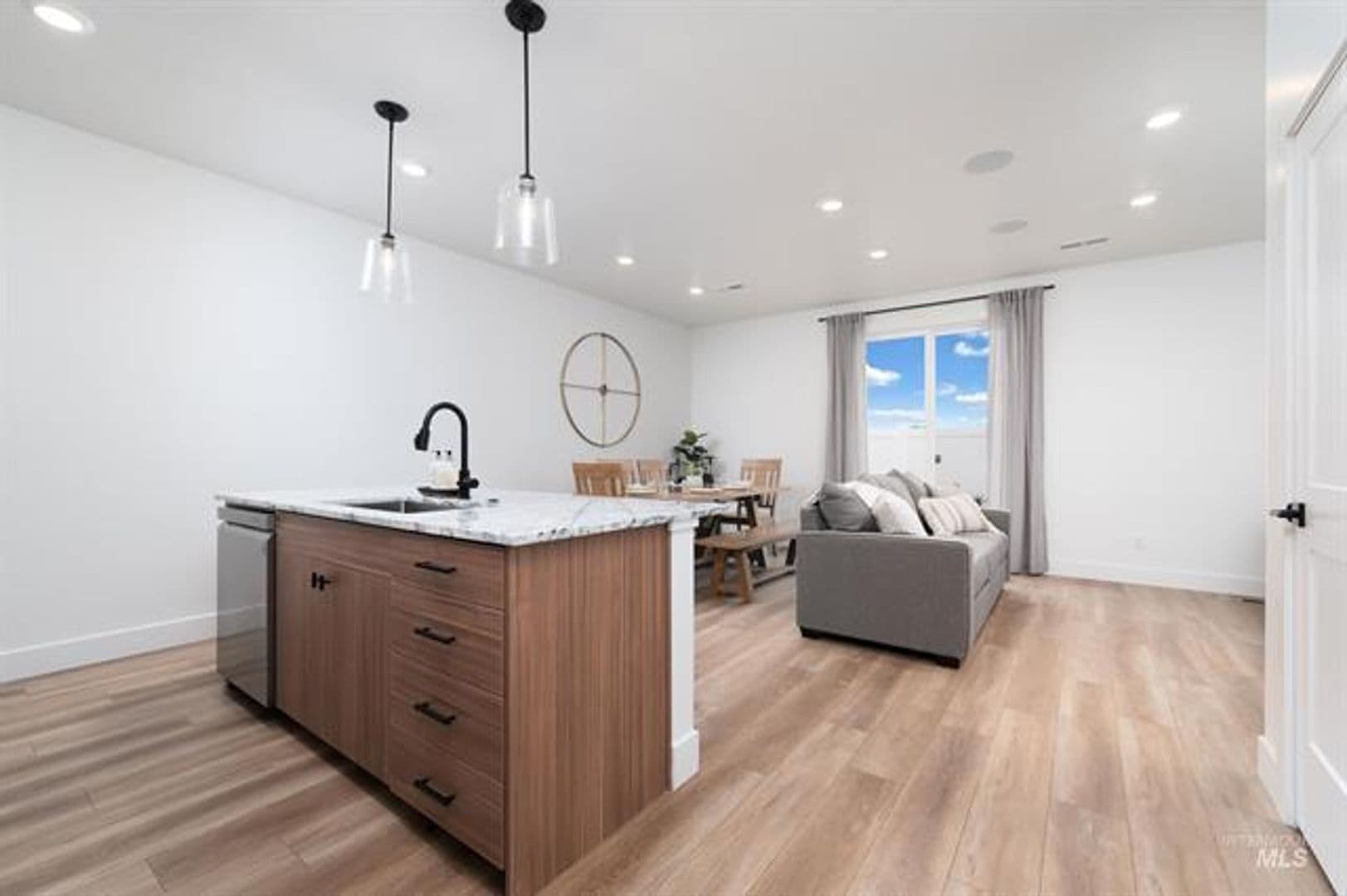 Nampa Townhome: 5044 E. Woodward Lane