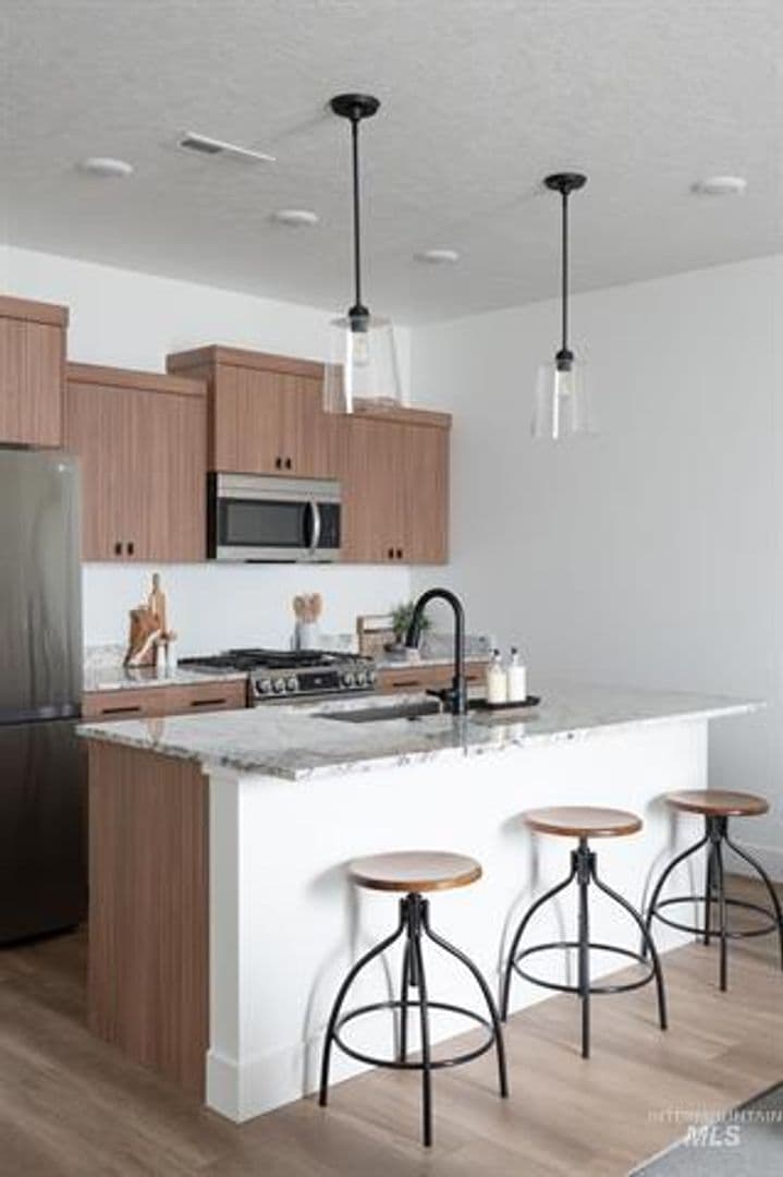 Nampa Townhome: 5044 E. Woodward Lane