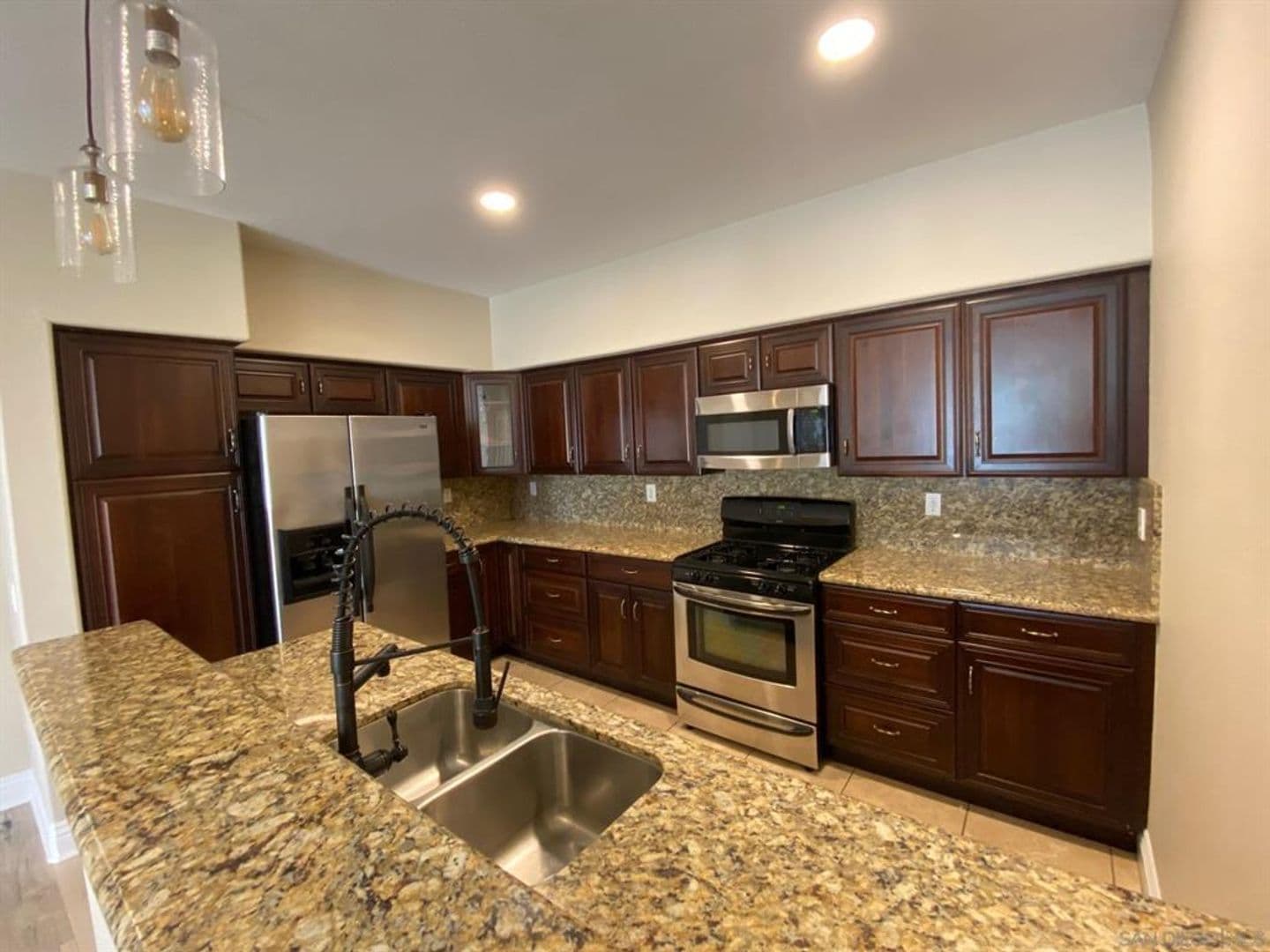 San Diego Condo: 12376 Carmel Country Rd Unit 207
