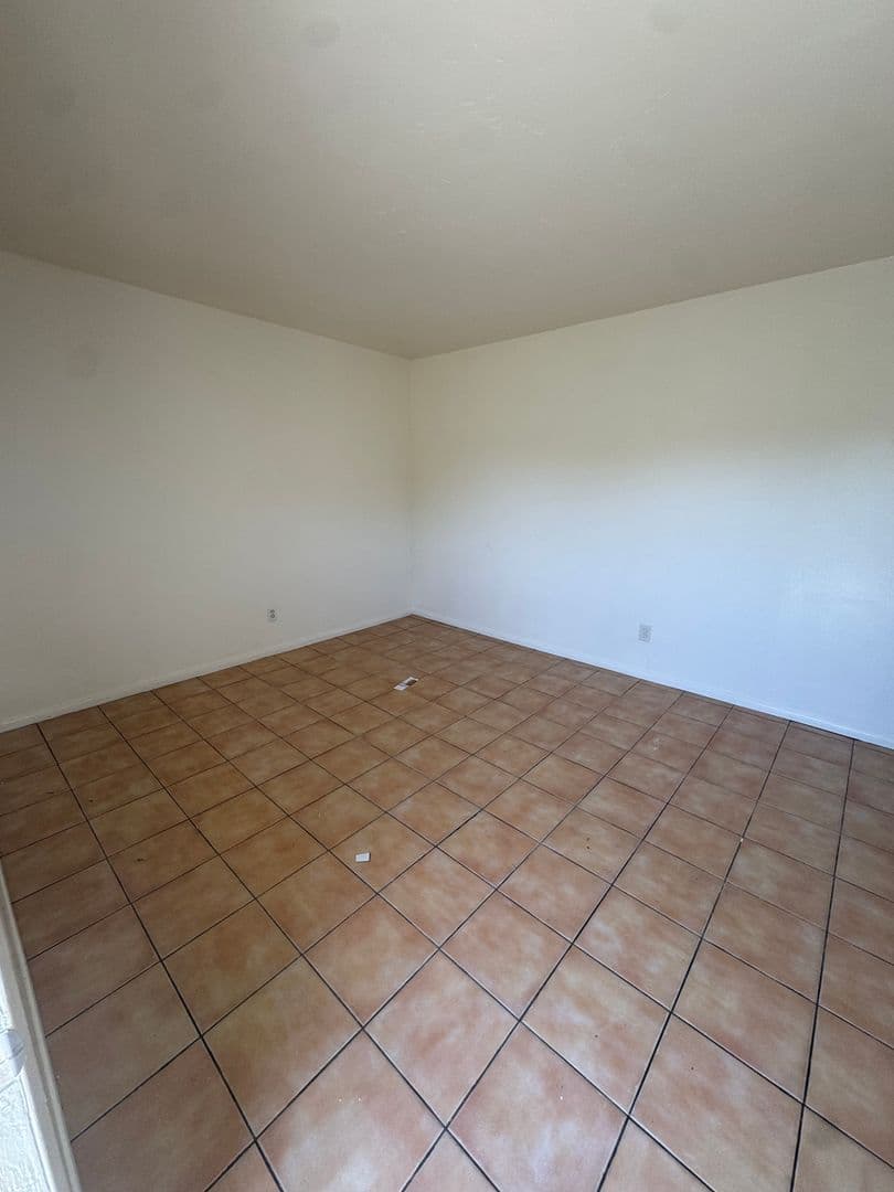 San Diego Apartment: 5424 Imperial Ave