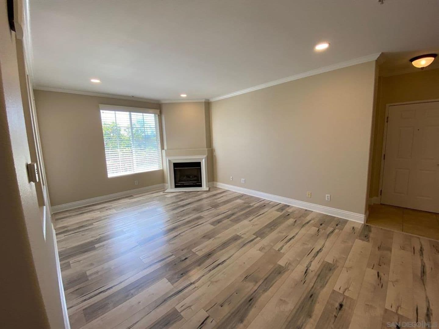 San Diego Condo: 12376 Carmel Country Rd Unit 207