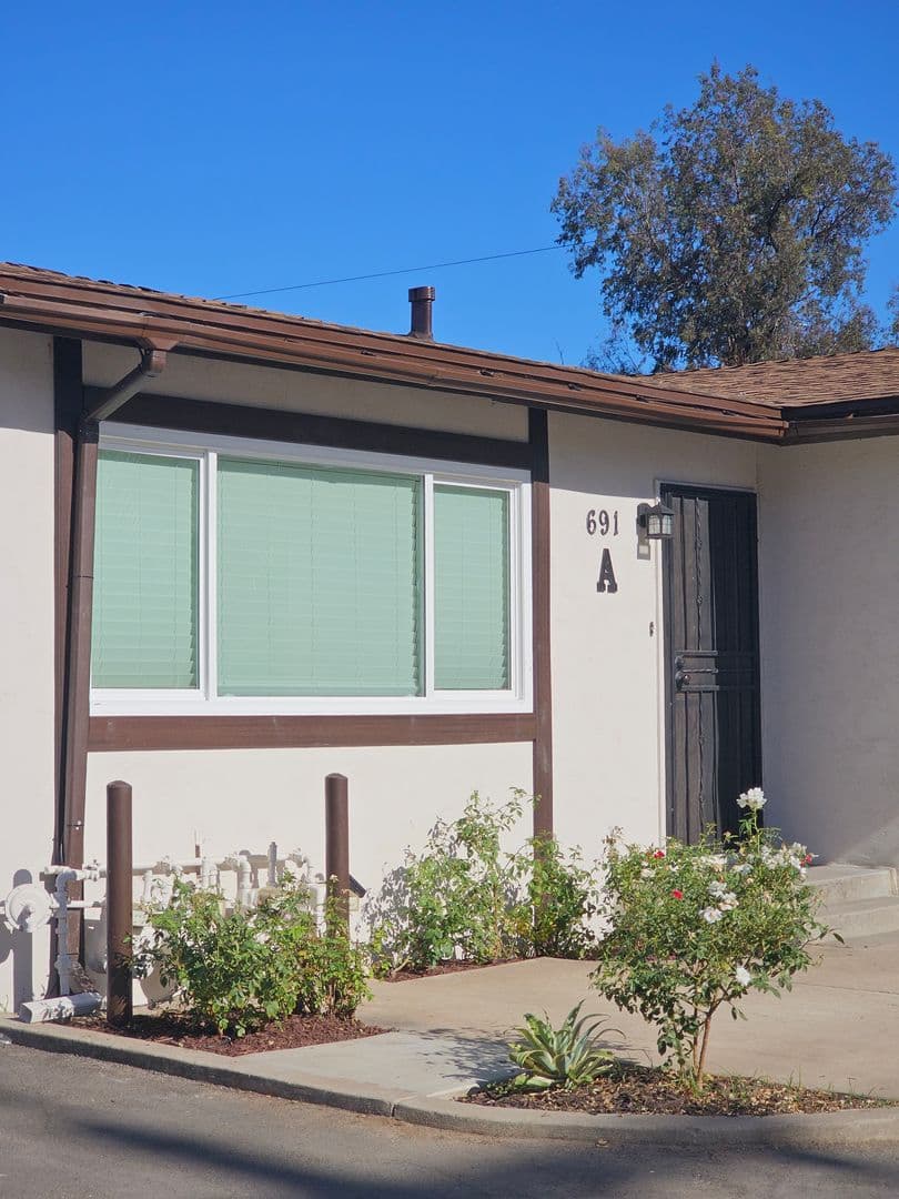 El Cajon Townhome: 691 Graves Ave