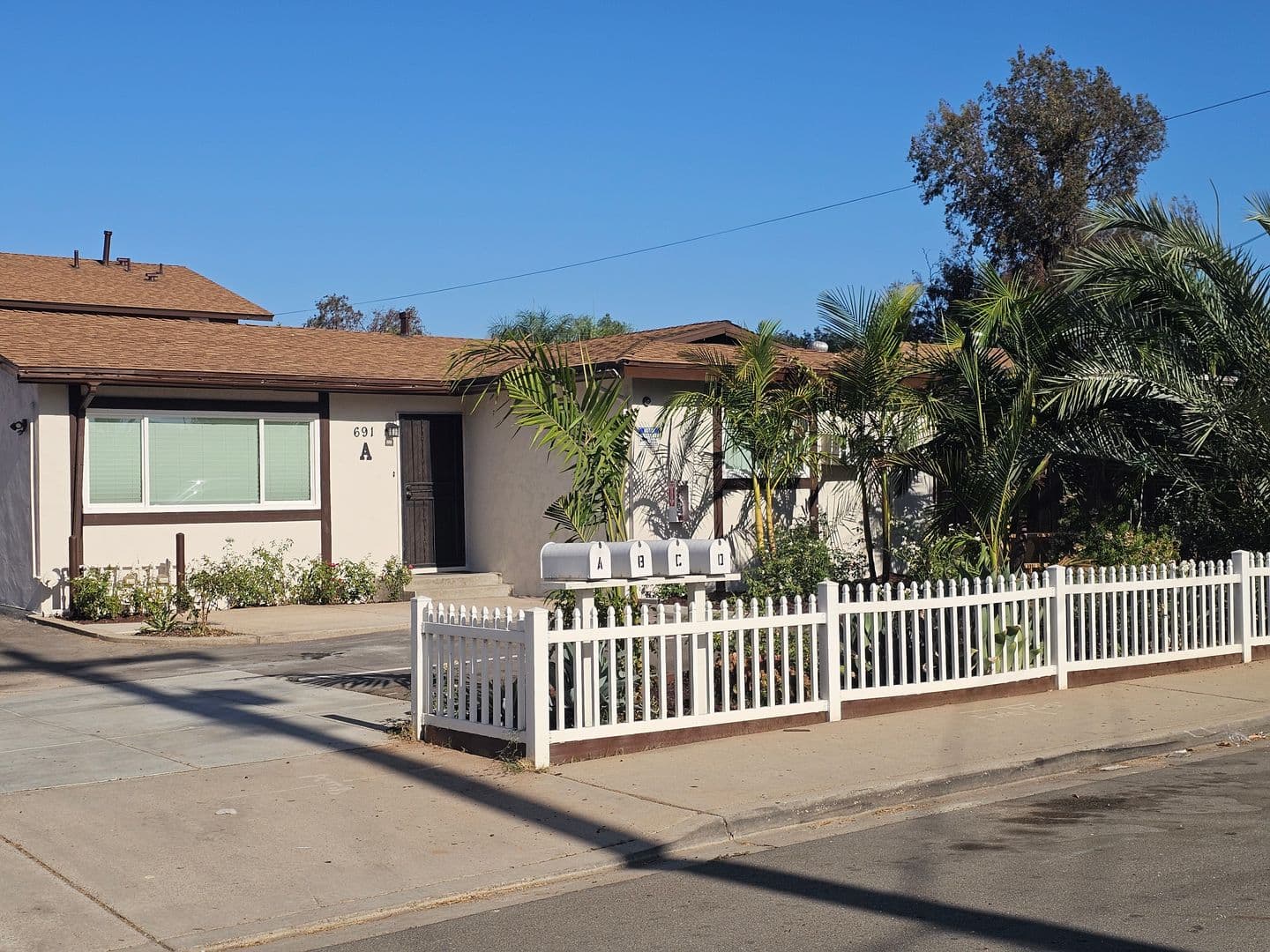 El Cajon Townhome: 691 Graves Ave