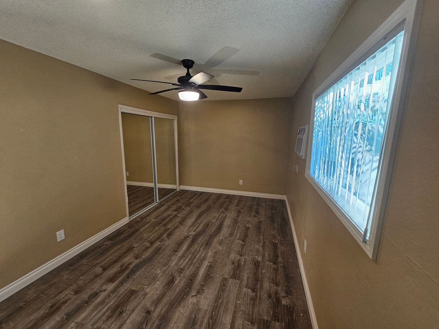 El Cajon Townhome: 691 Graves Ave