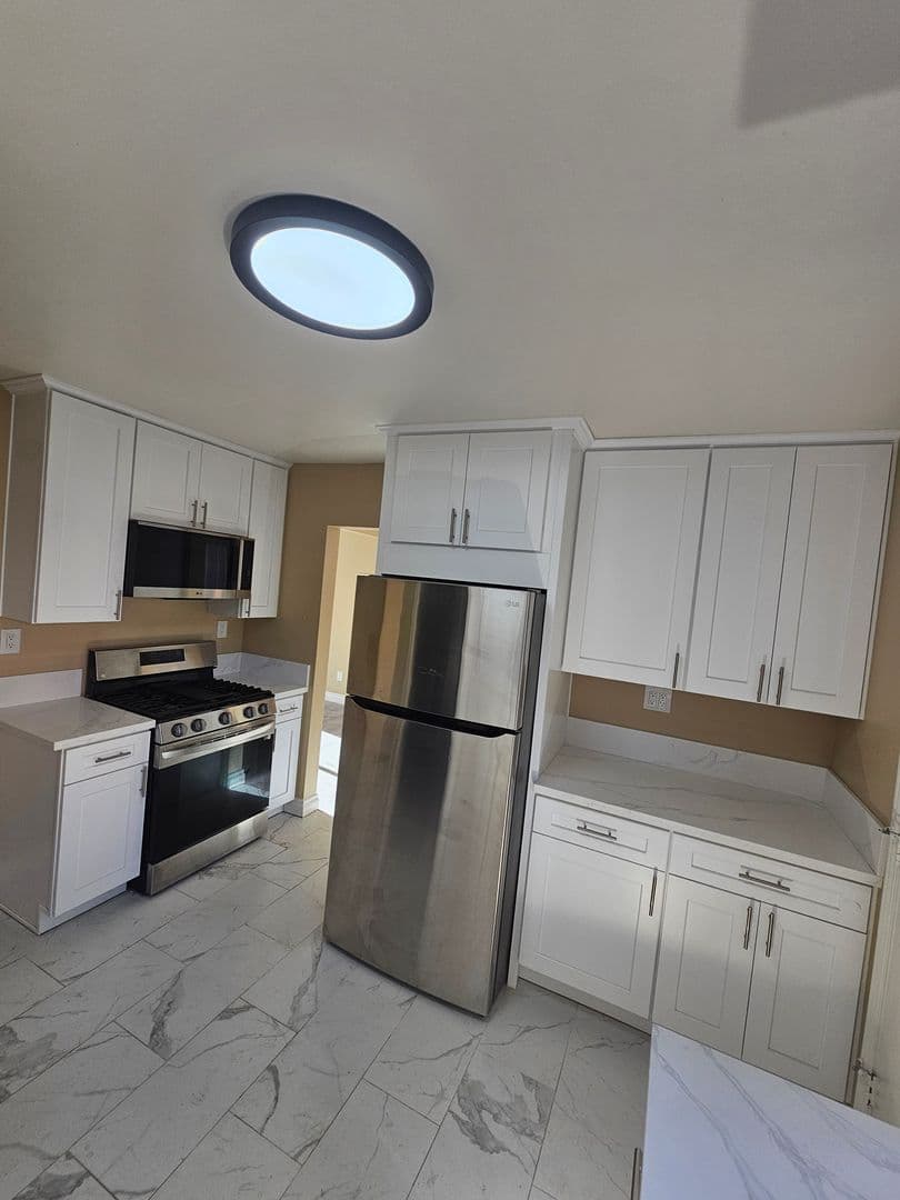 El Cajon Townhome: 691 Graves Ave