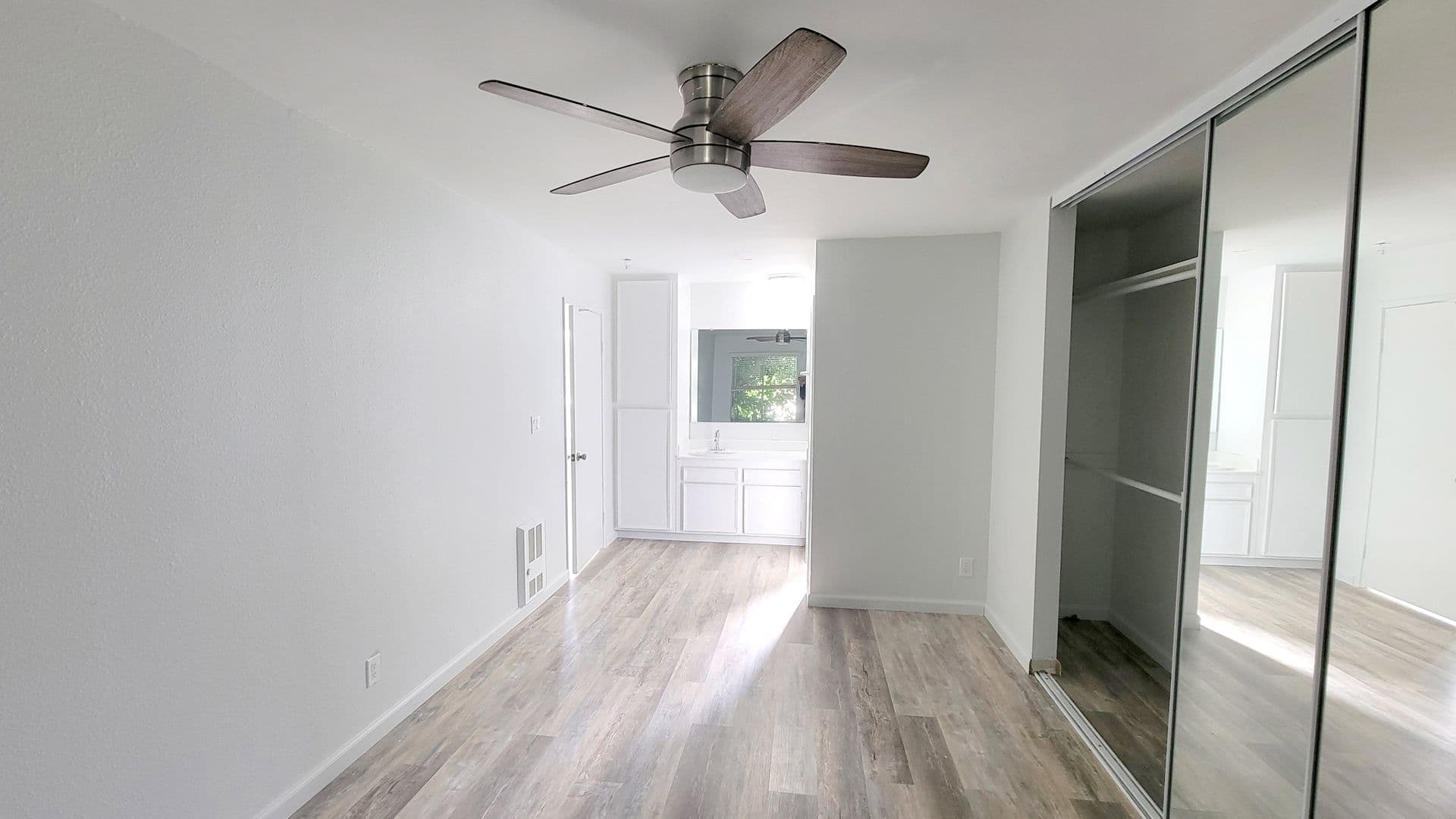 El Cajon Apartment: 1018 E Lexington Avenue