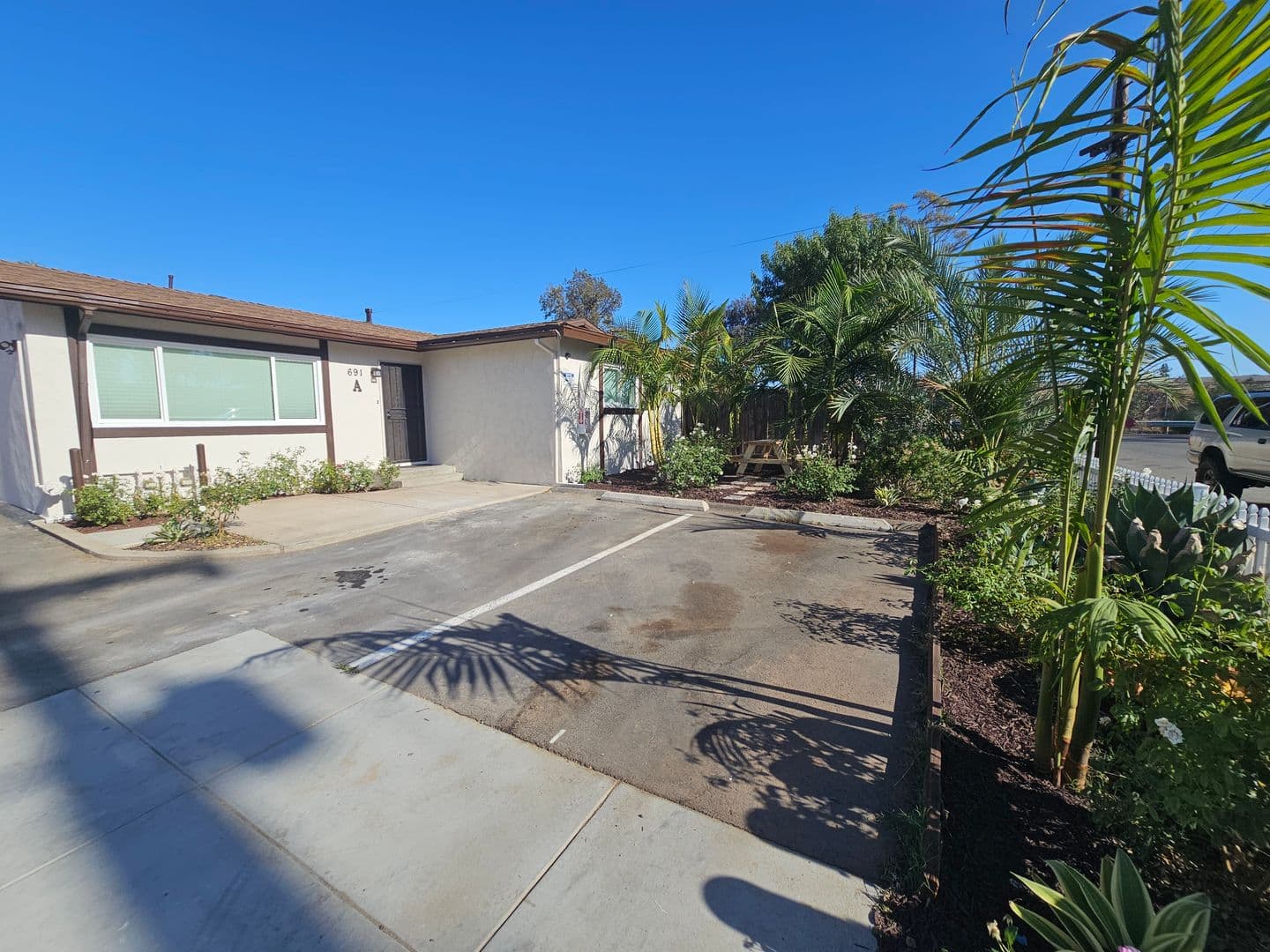 El Cajon Townhome: 691 Graves Ave