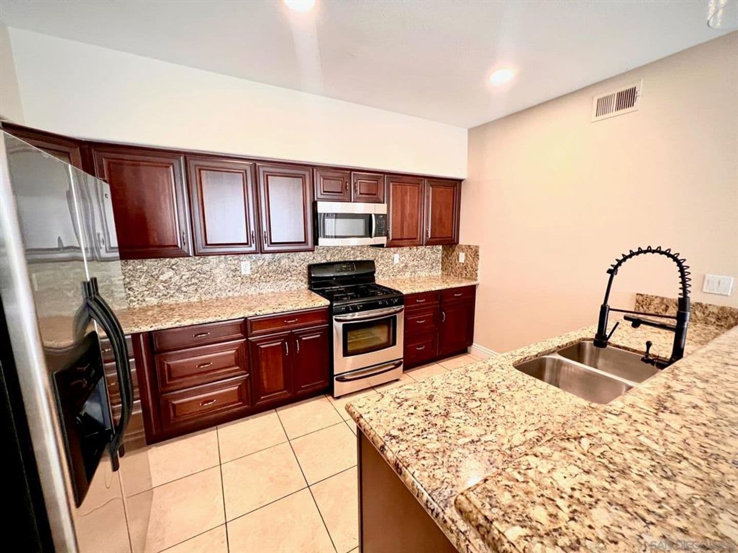 San Diego Condo: 12376 Carmel Country Rd Unit 207