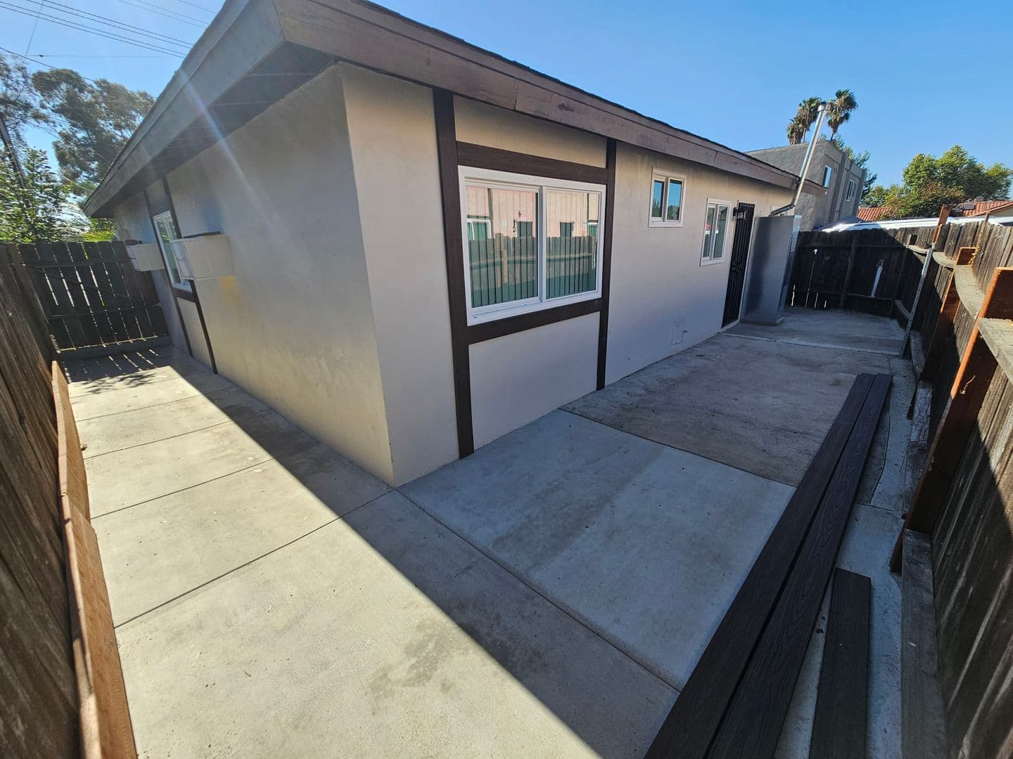 El Cajon Townhome: 691 Graves Ave