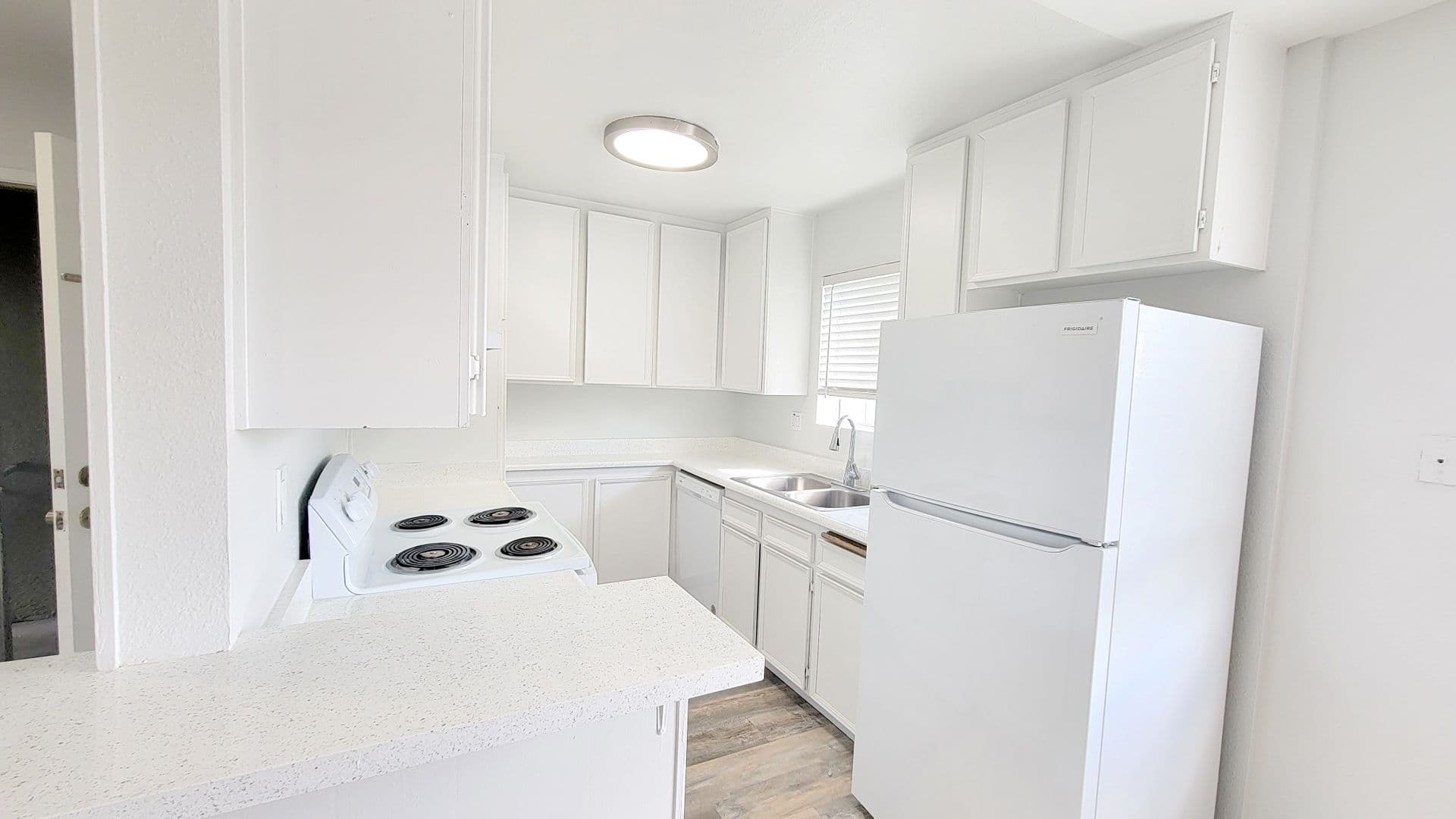 El Cajon Apartment: 1018 E Lexington Avenue