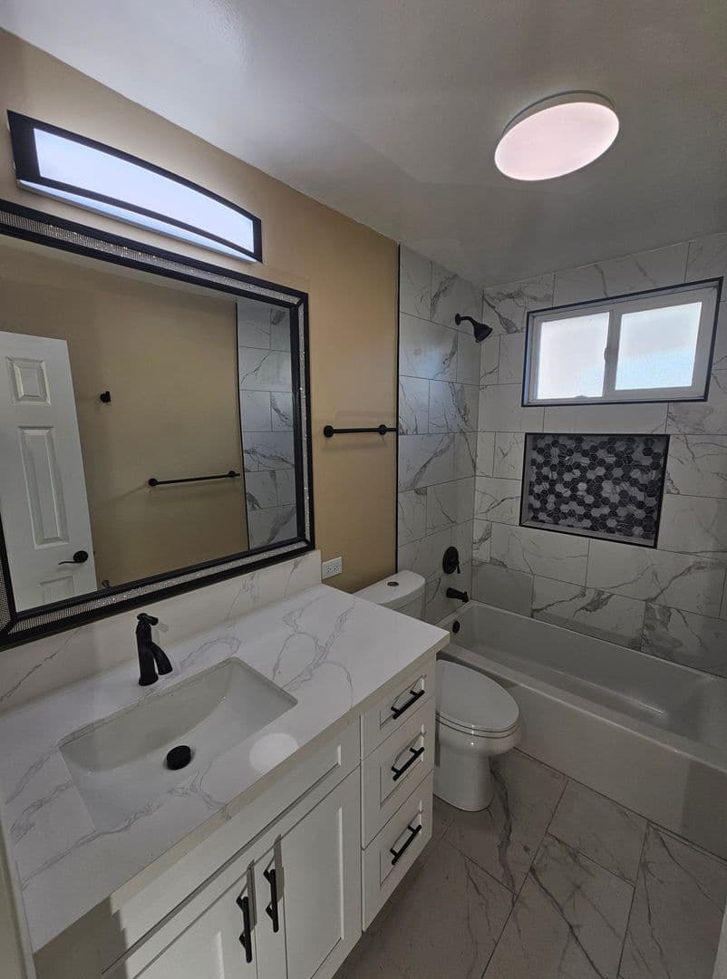 El Cajon Townhome: 691 Graves Ave
