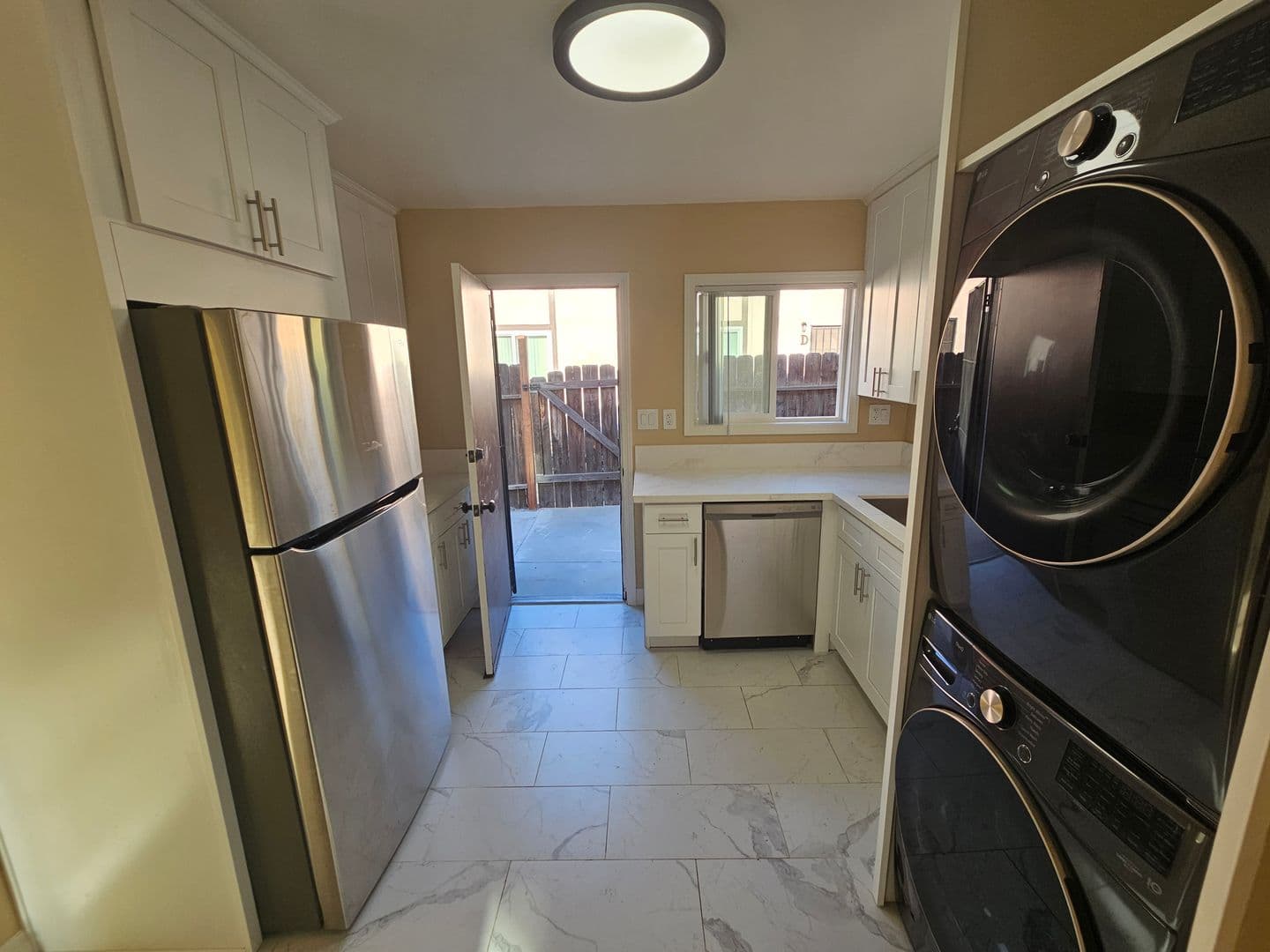 El Cajon Townhome: 691 Graves Ave