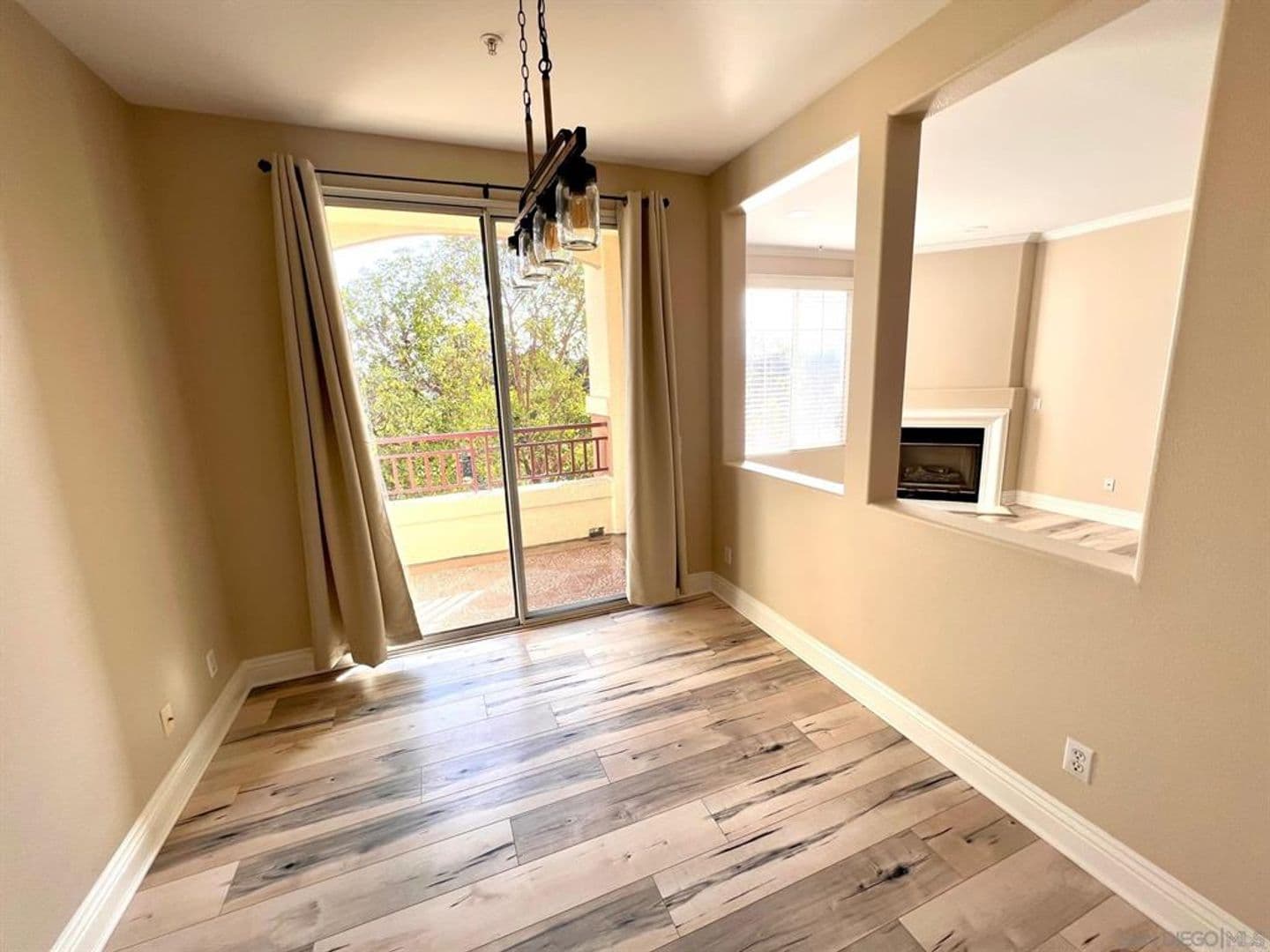San Diego Condo: 12376 Carmel Country Rd Unit 207