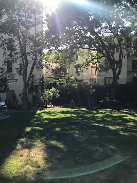 Long Beach Apartment: 35 N. Alboni Place
