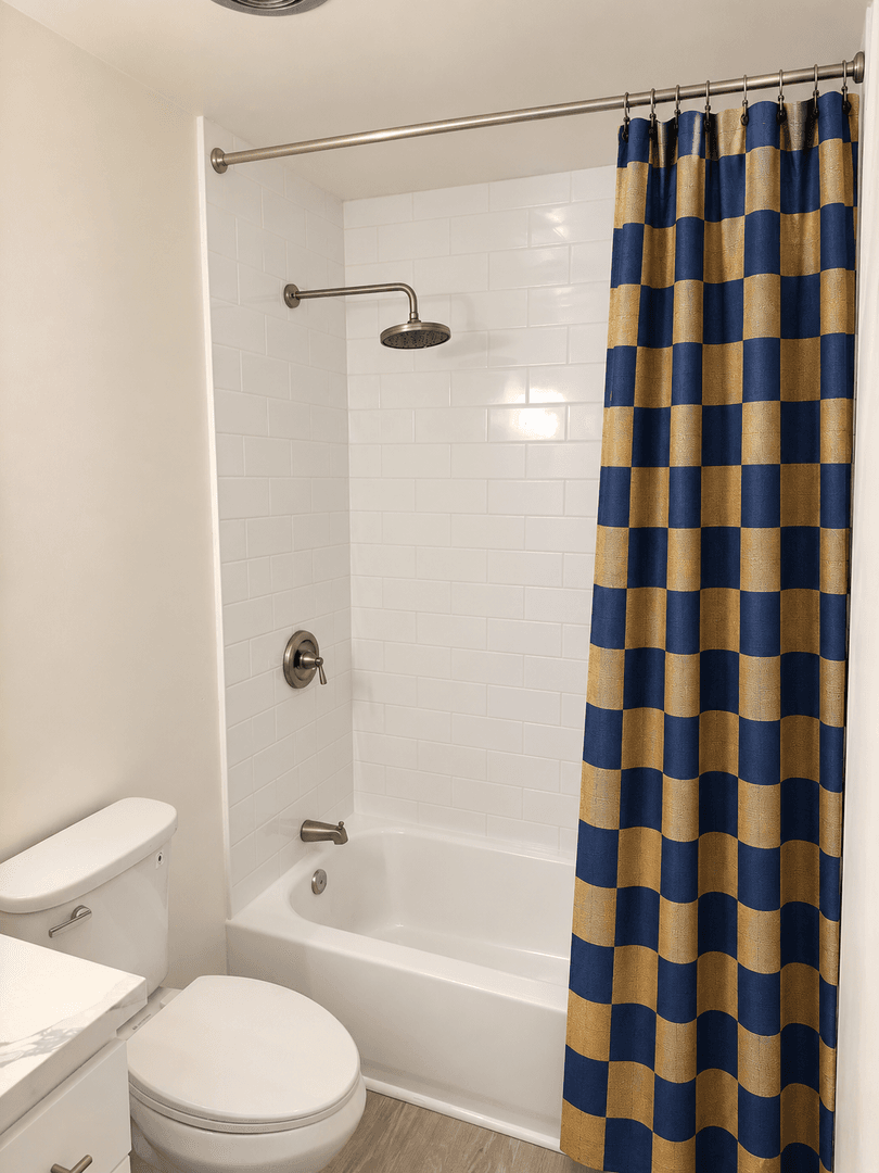 Long Beach Apartment: 101 Claremont Avenue
