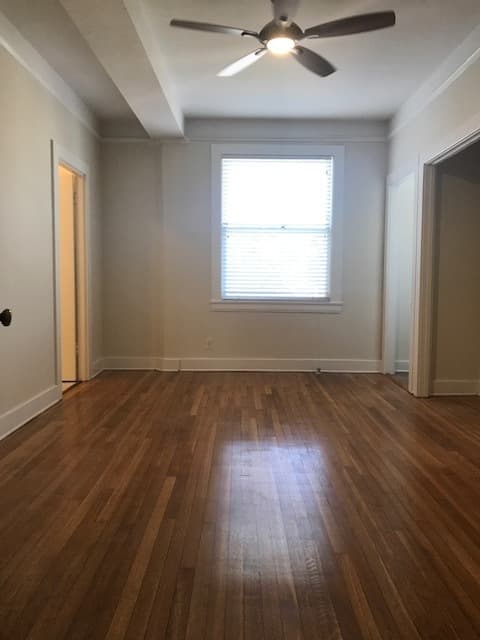 Long Beach Apartment: 35 N. Alboni Place