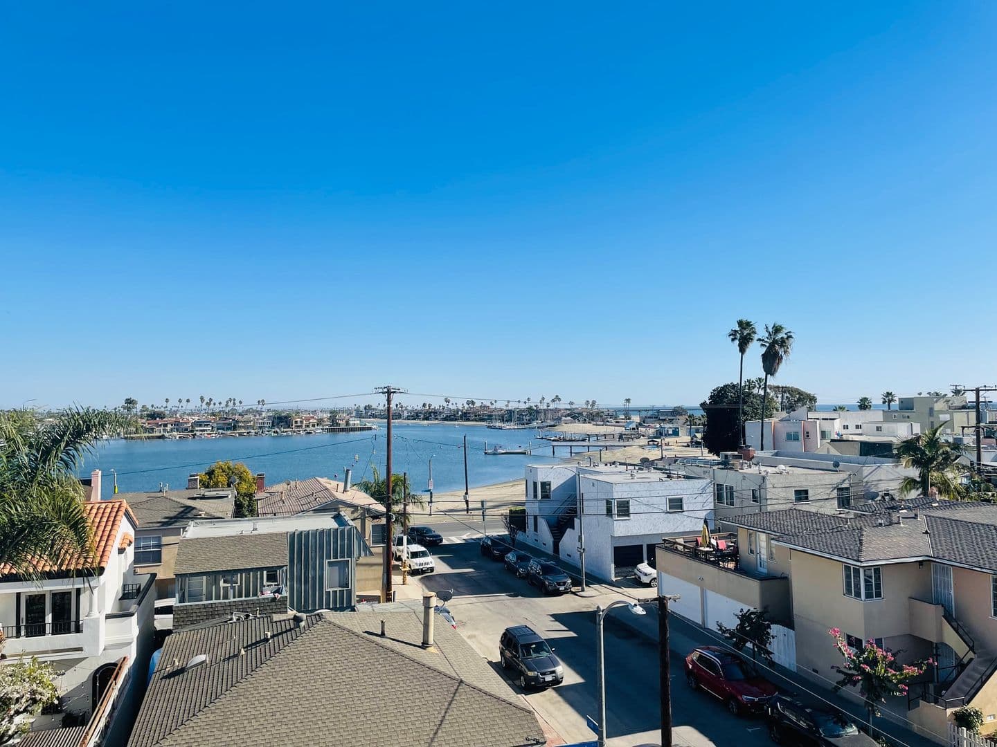 Long Beach Apartment: 101 Claremont Avenue