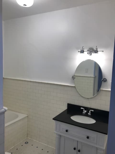 Long Beach Apartment: 35 N. Alboni Place