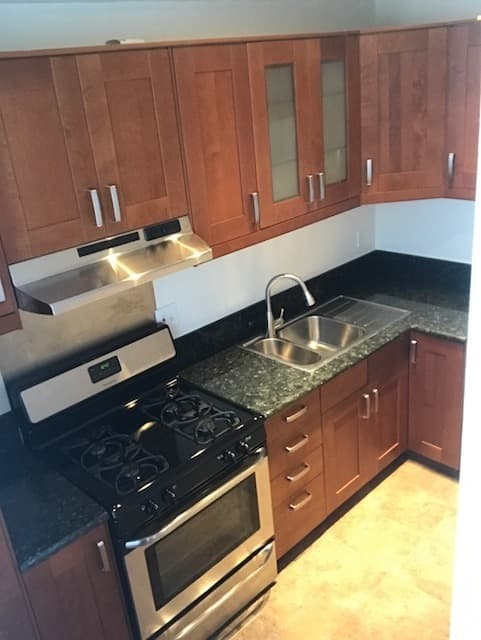 Long Beach Apartment: 35 N. Alboni Place