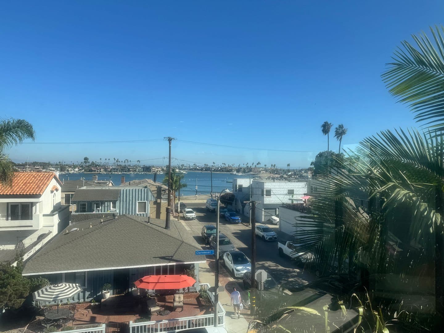 Long Beach Apartment: 101 Claremont Avenue