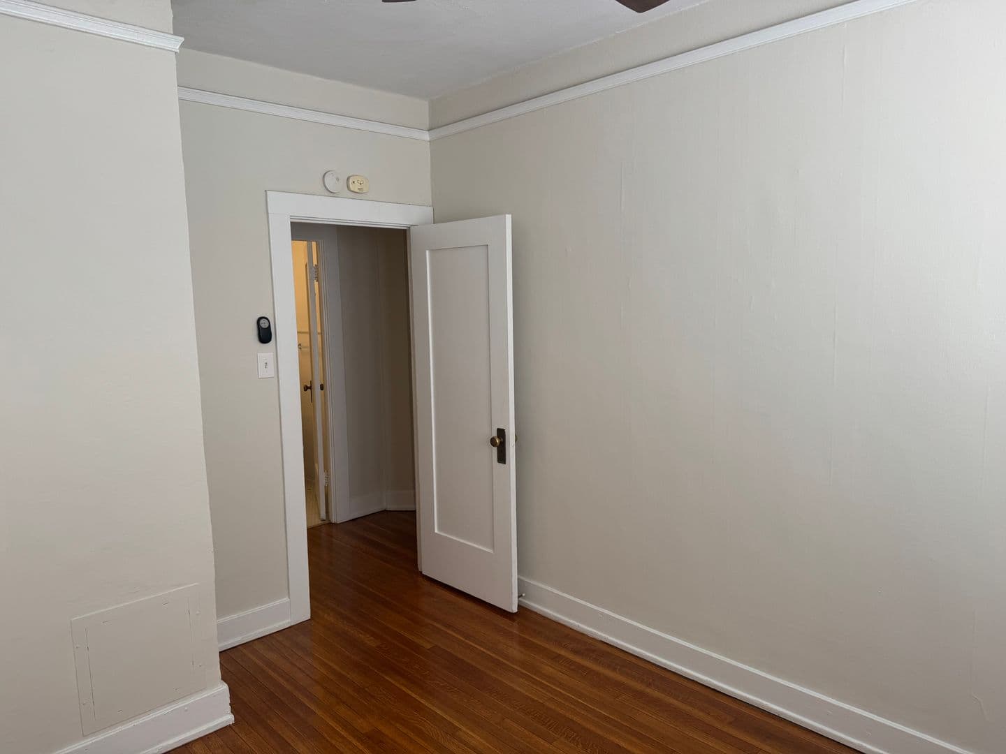 Long Beach Apartment: 35 N. Alboni Place