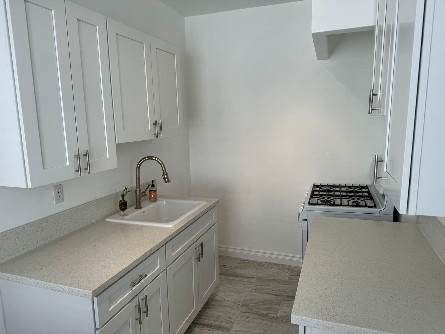 Long Beach Apartment: 229 W. 6th Street