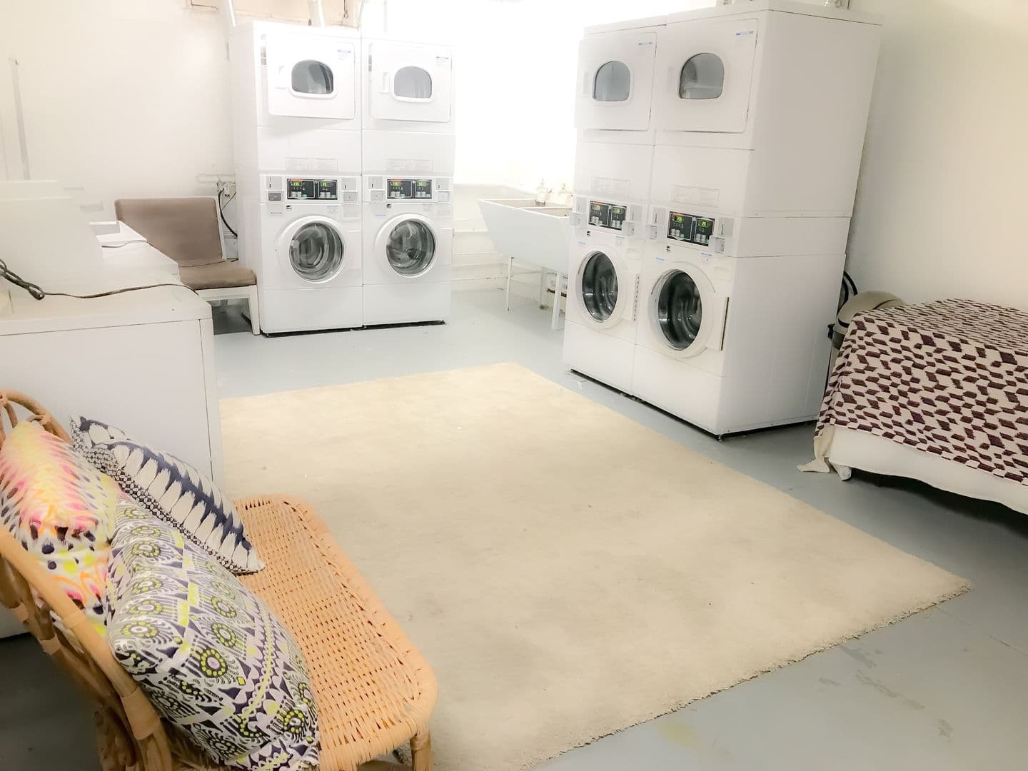 Long Beach Apartment: 229 W. 6th Street