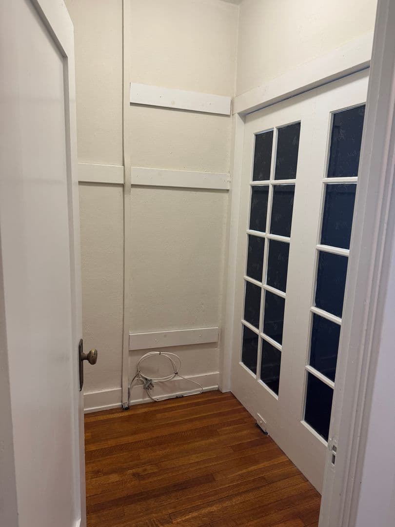 Long Beach Apartment: 35 N. Alboni Place
