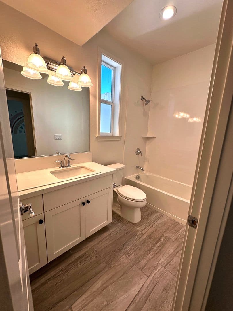 Daly City House: 156 Harvest Street