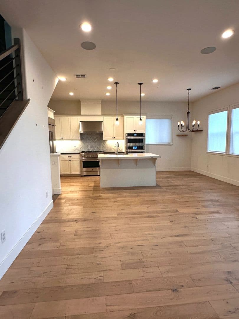 Daly City House: 156 Harvest Street