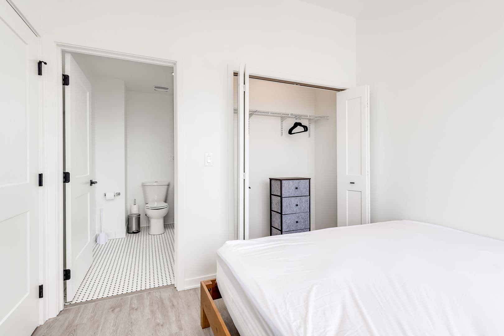 Chicago Apartment: 1407 West 15th Street