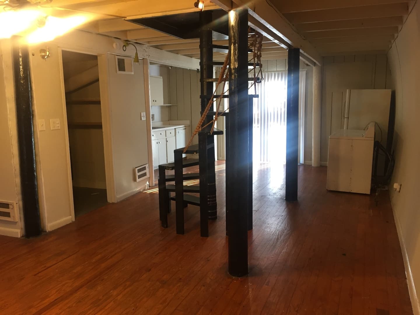 Athens House: 1453 A Barnett Shoals Road