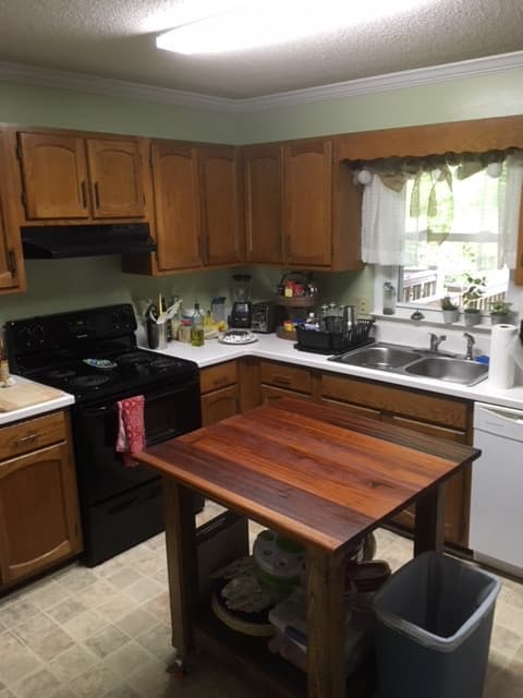 Athens House: 210 E Cloverhurst Ave