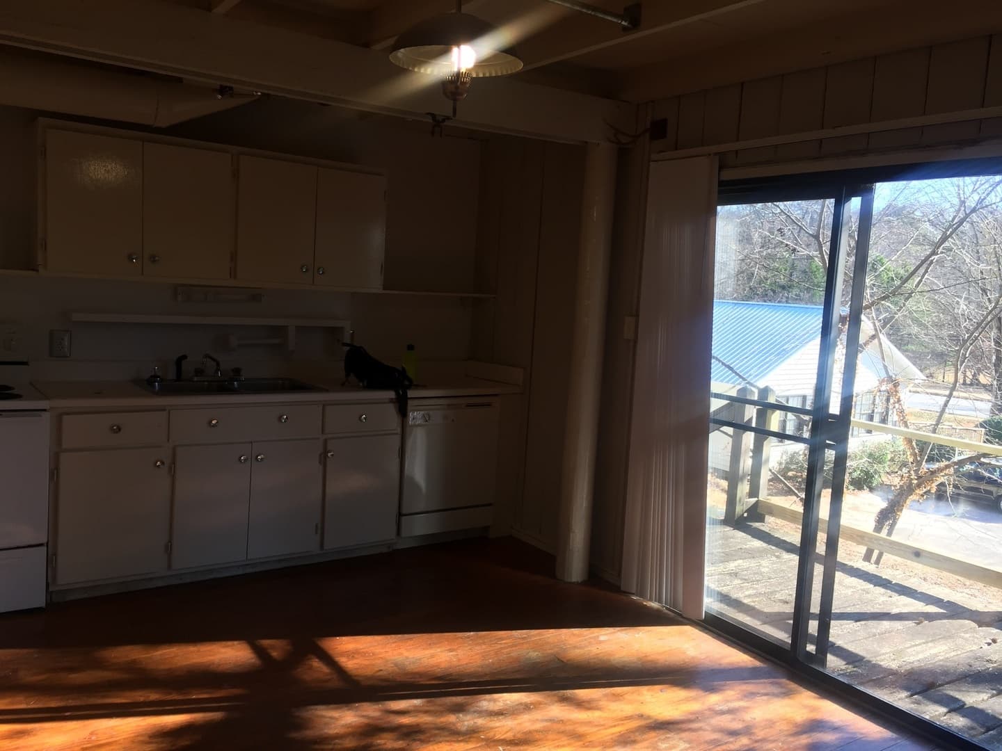 Athens House: 1453 A Barnett Shoals Road