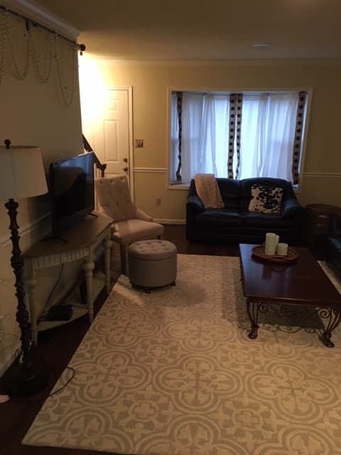 Athens House: 210 E Cloverhurst Ave