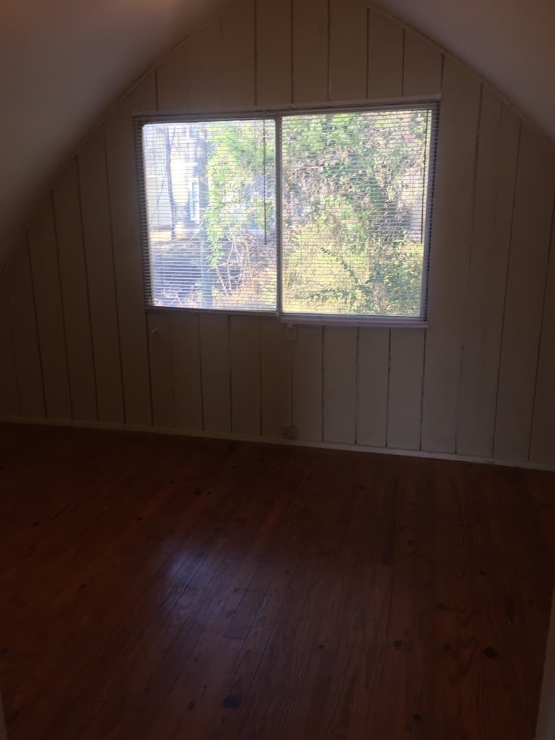 Athens House: 1453 A Barnett Shoals Road