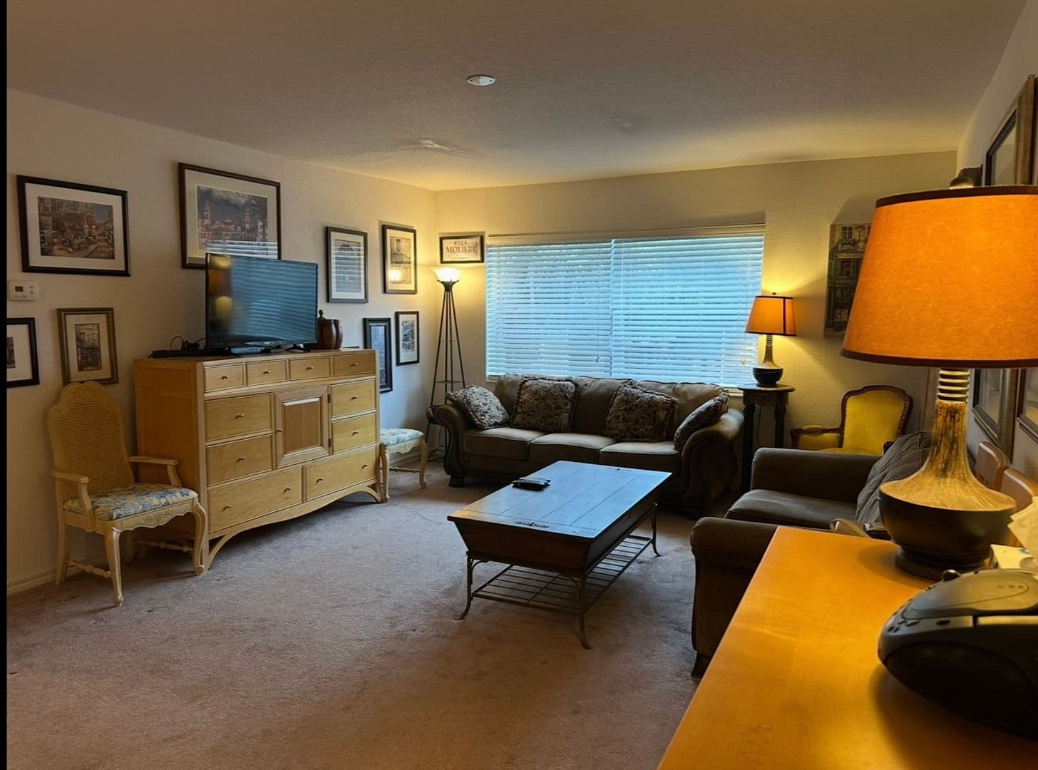 BUNNELL Condo: 4600 E Moody Blvd 3J