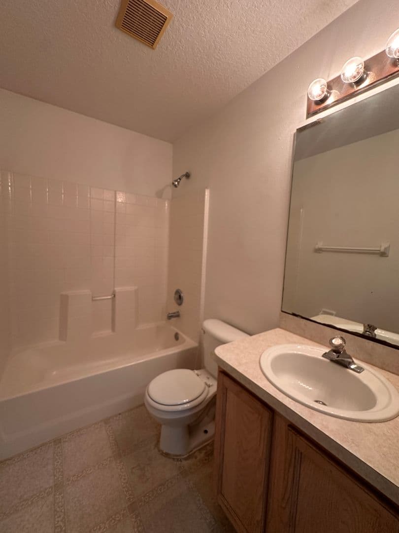Palm Coast House: 33 Rybark Lane