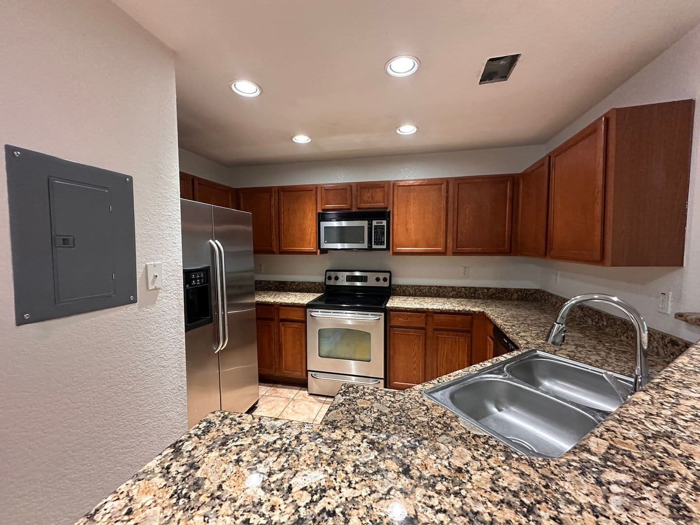 Bunnell Condo: 4600 E Moody Blvd 13 N