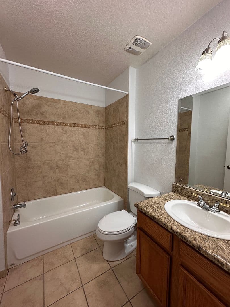 Bunnell Condo: 4600 E Moody Blvd 13 N