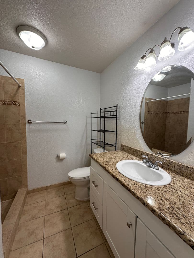 Bunnell Condo: 4600 E Moody Blvd 12 A