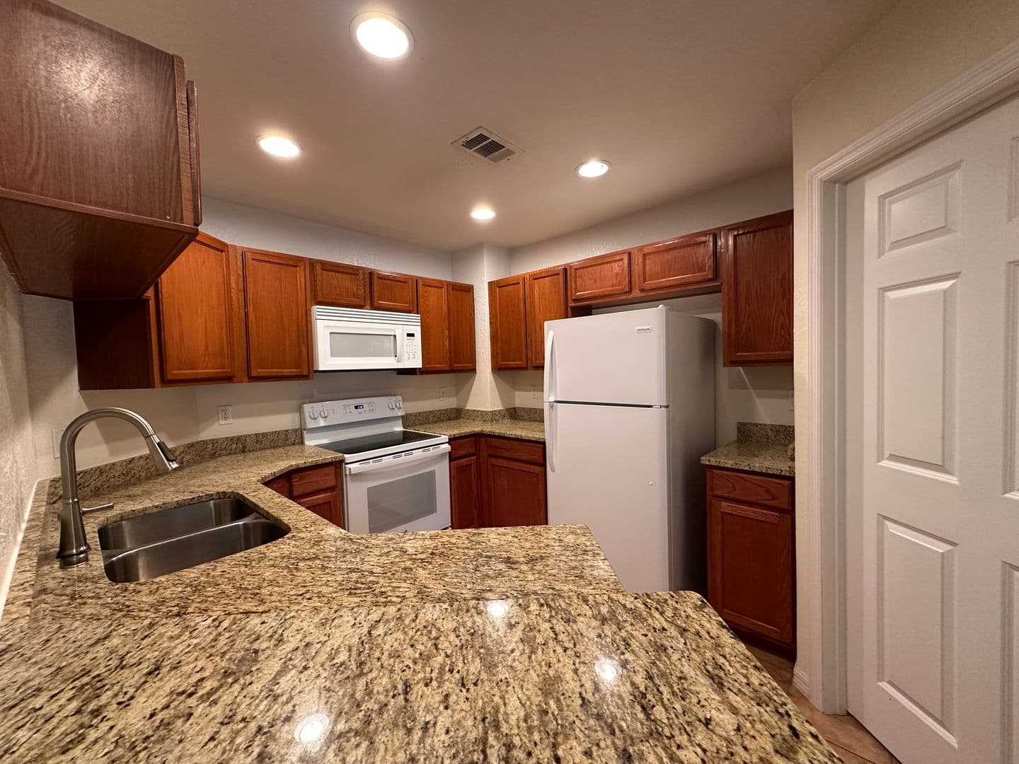 Bunnell Condo: 4600 E Moody Blvd 12 A