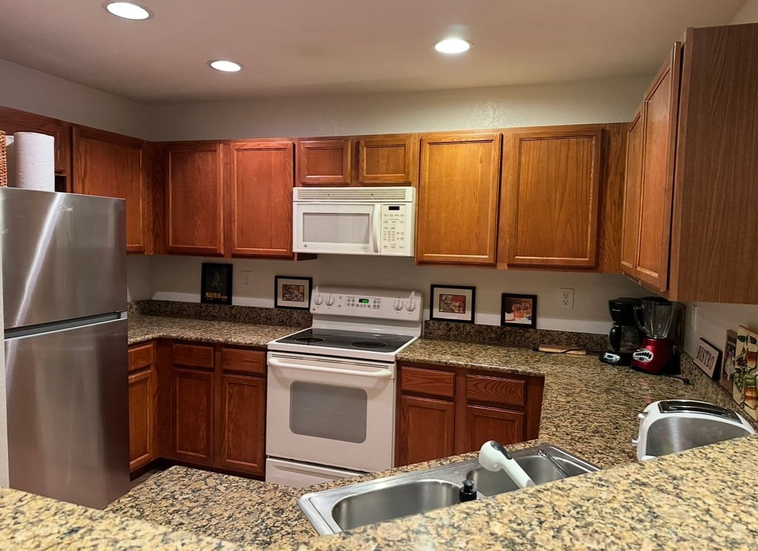 BUNNELL Condo: 4600 E Moody Blvd 3J